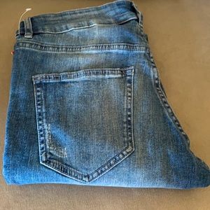 Women’s slim/low cut jeans